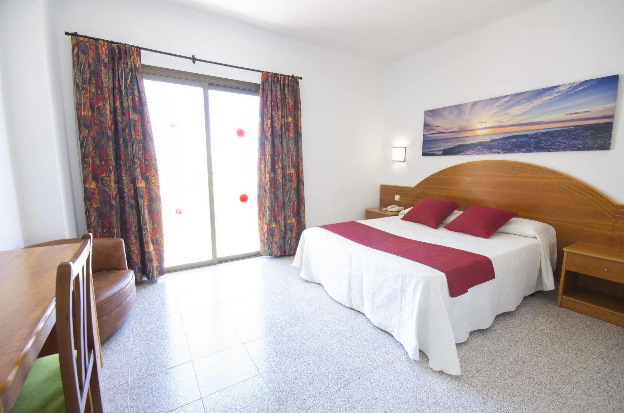 Hotel Brisa - Adults Only Sant Antoni de Portmany Esterno foto