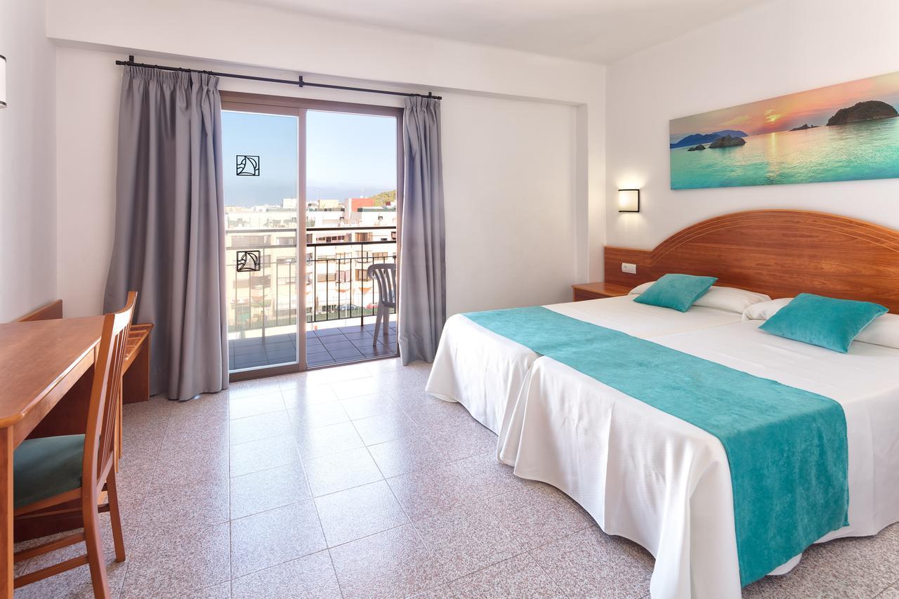 Hotel Brisa - Adults Only Sant Antoni de Portmany Esterno foto