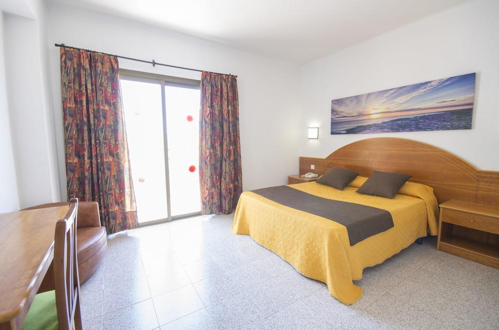 Hotel Brisa - Adults Only Sant Antoni de Portmany Esterno foto